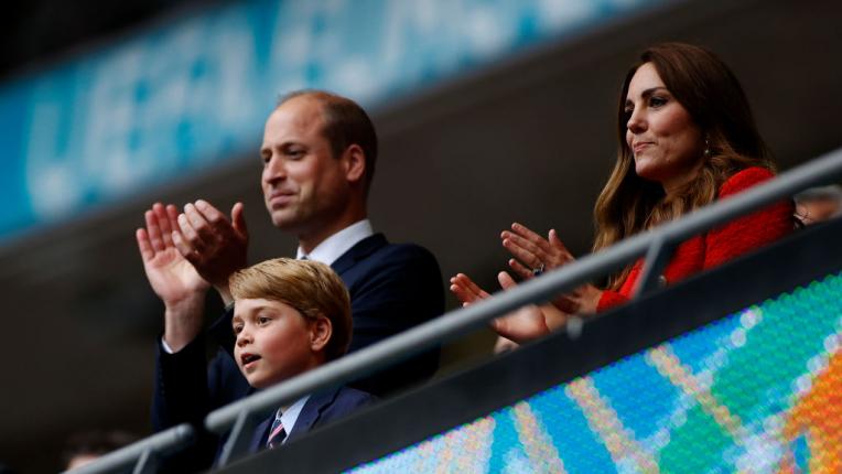 UEFA EURO 2020: Кейт Мидълтън, принц Уилям и принц Джордж ръкопляскат от ложата на 