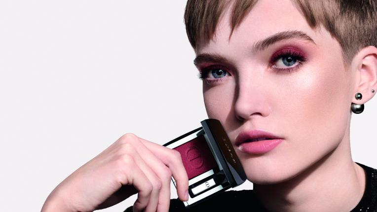  Прикови всички погледи с новите сенки Mono Couleur Couture на Dior 