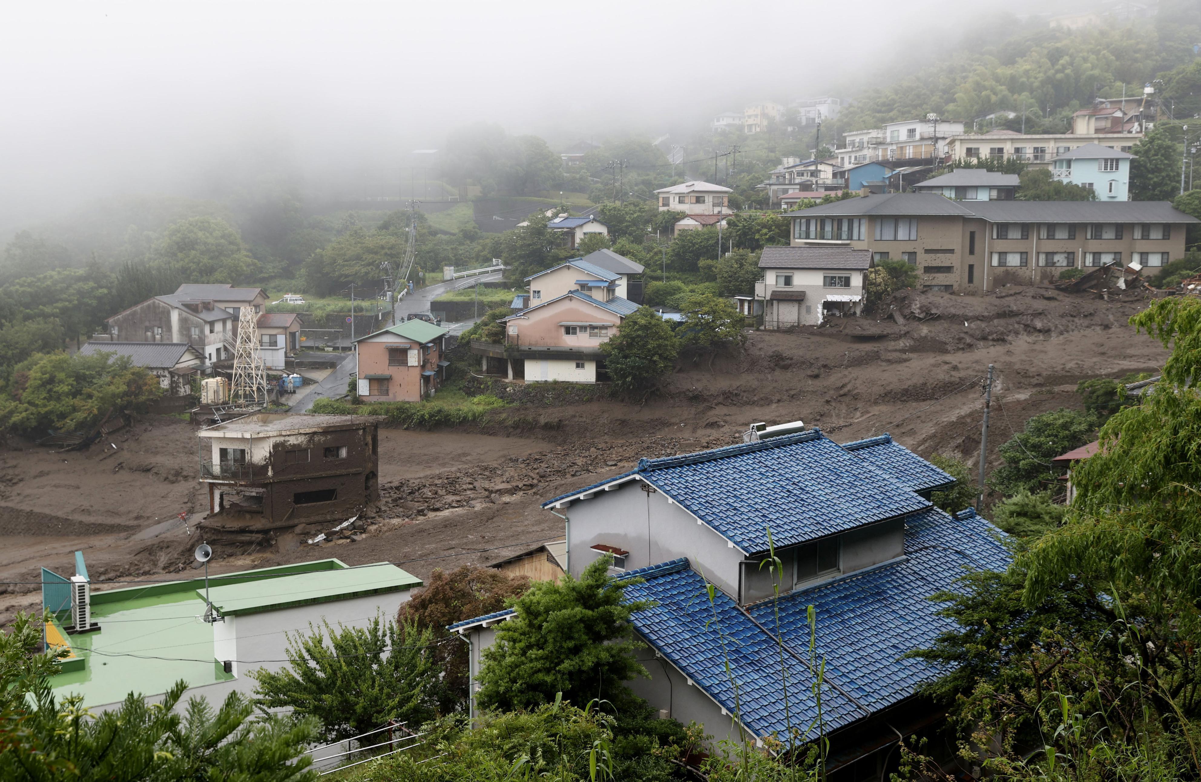 <p>Мощно свлачище в Япония, хора в неизвестност, разрушени домове</p>