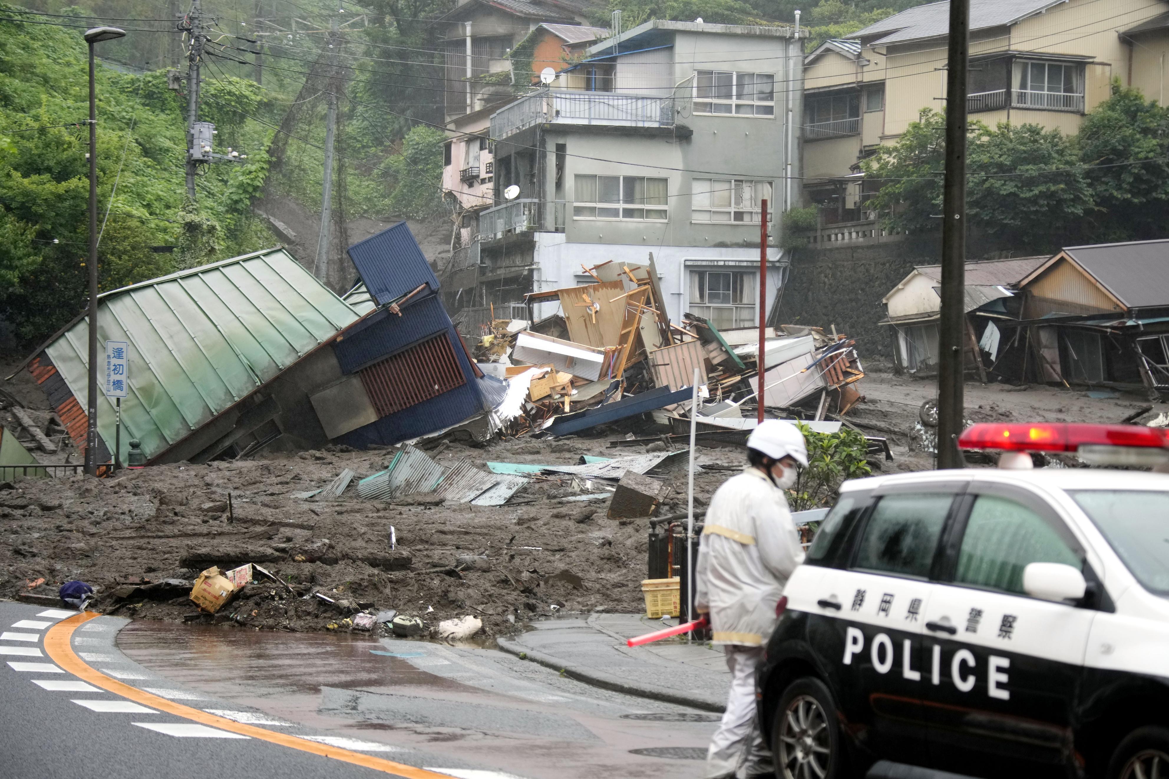 <p>Мощно свлачище в Япония, хора в неизвестност, разрушени домове</p>