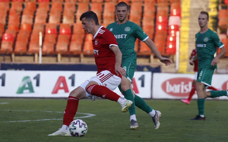 Престоят на босненския атакуващ халф Хамза Чатакович в ЦСКА може