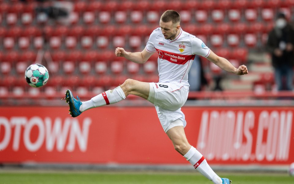 Челси продължава да търси нападател, в случай че не успее