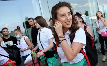Българските състезателки по художествена гимнастика се срещнаха онлайн със свои