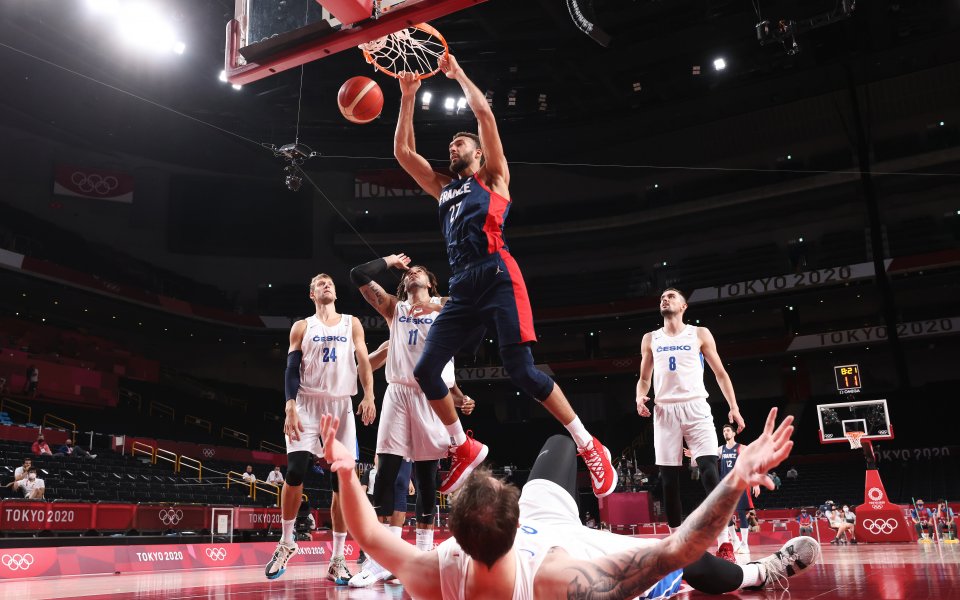 Франция постигна убедителен успех над Чехия с 20 точки разлика