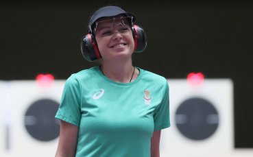 Сребърната ни медалистка от Токио 2020 Антоанета Костадинова се прибра