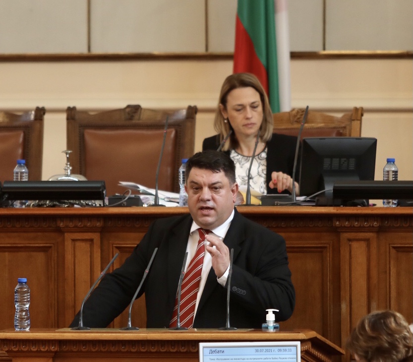 Депутатите в парламента изслушват служебния министър на вътрешните работи Бойко Рашков