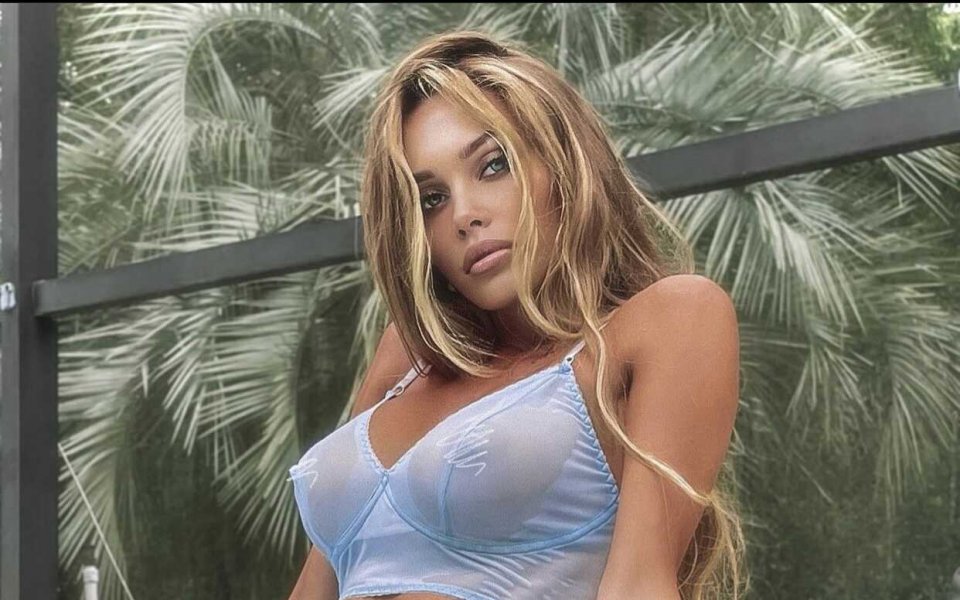 Руската хубавица Лилия Ермак отново шашна почитателите си със поредния