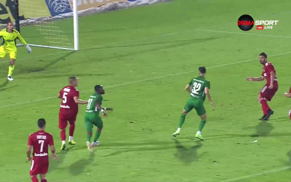 Няколко секунди след като влезе в игра Тодоров бе принуден