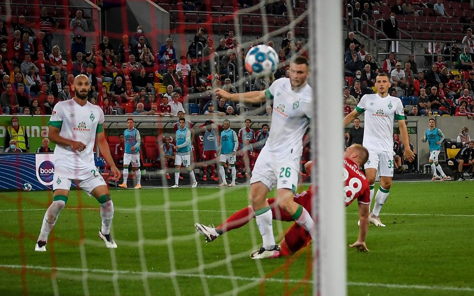 Отборът на Вердер Бремен се наложи като гост с 3:2