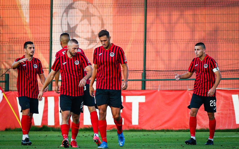 Отборът на Локомотив София записа първа победа след завръщането си