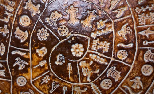 Загадъчният диск от Фестос - неразгадаема мистерия на 3700 години