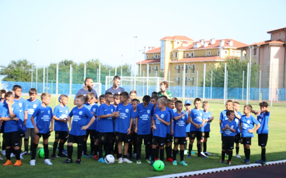 Интер се завърна по шампионски в България