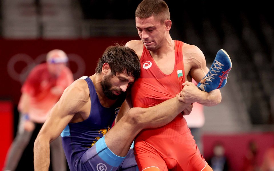 Българинът Георги Вангелов ще играе в репешажите за бронза в