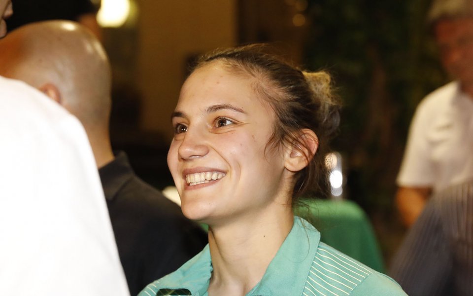 Как олимпийската ни шампионка по карате от Токио Ивет Горанова