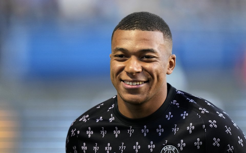 Нападателят на Пари Сен Жермен Килиан Мбапе продължава да има
