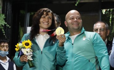 Олимпийската шампионка в бокса Стойка Кръстева бе посрещната като герой