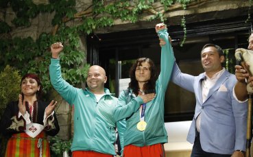 Олимпийската ни шампионка от Токио Стойка Кръстева и нейният