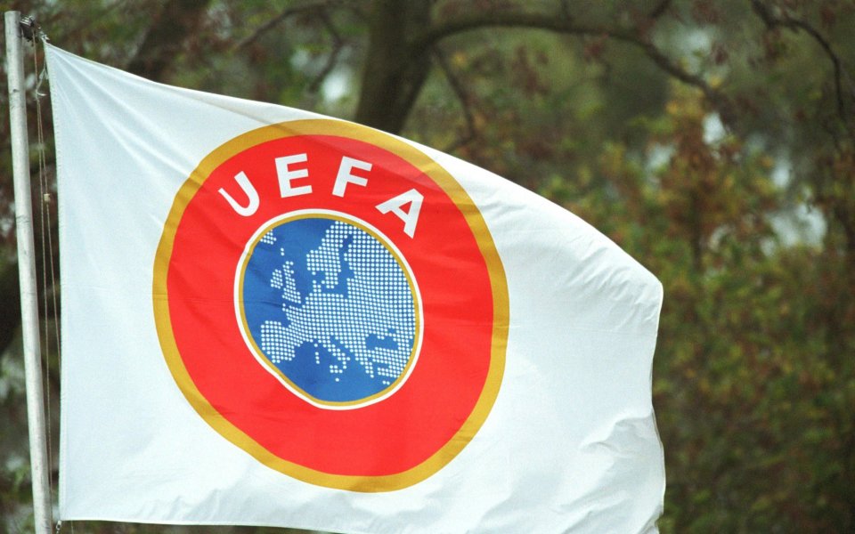 Бивш национал започна курс на УЕФА с куп легенди (снимка)