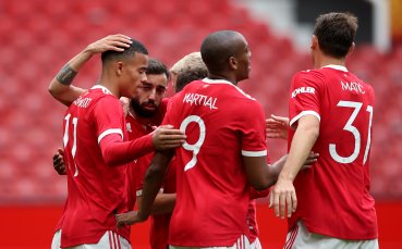 Отборите на Манчестър Юнайтед и Лийдс Юнайтед се изправят един