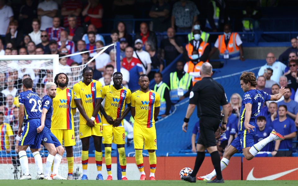 Отборите на Челси и Кристъл Палас играят при