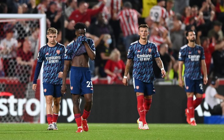 Фенове разкъсаха Арсенал, връщат сезонни карти