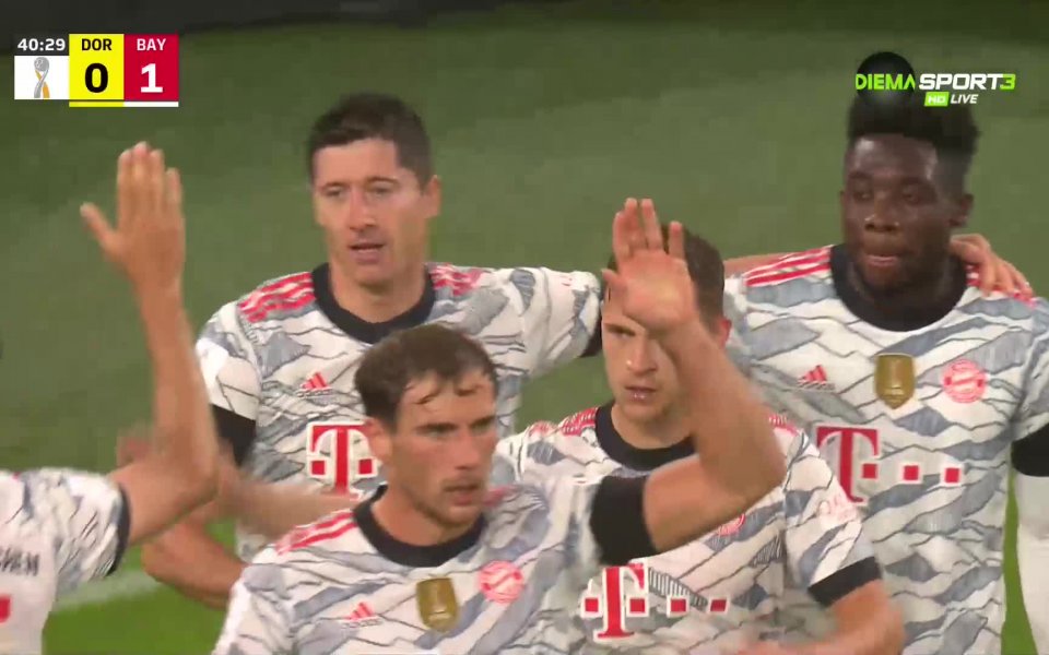 В края на първата част Роберт Леванодвски изведе Байерн напред