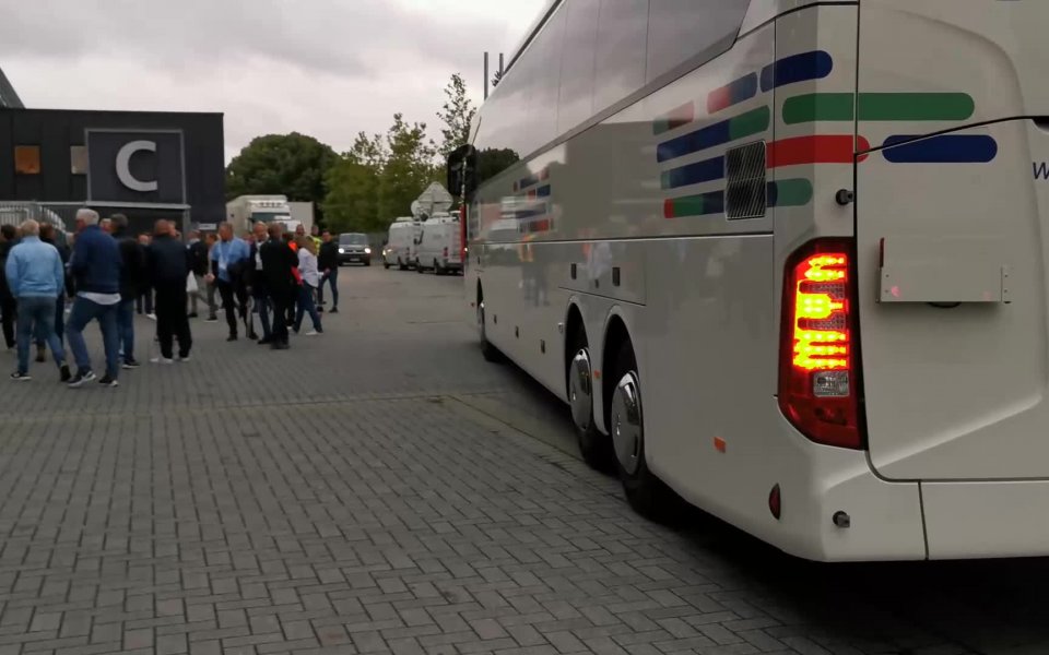 Шампионът на България - Лудогорец, акостира на стадион "Еледа", където