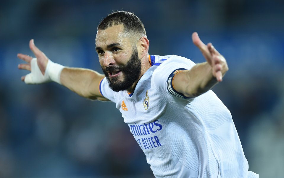 Централният нападател на Реал Мадрид Карим Бензема е сложил подписа