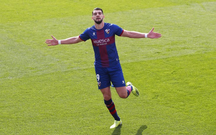 Севиля се подсили с испански нападател от Уулвърхемптън