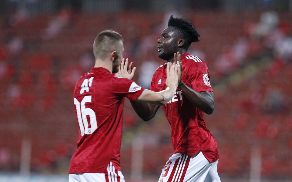 ЦСКА ще се опита да уреди контролна среща по време