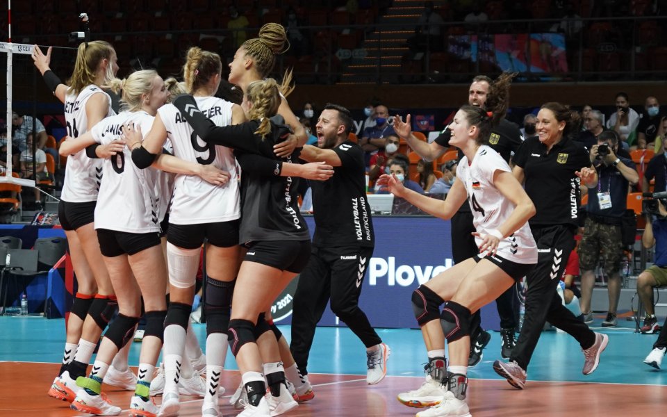 Германия продължава да преследва място в челото на група "В"