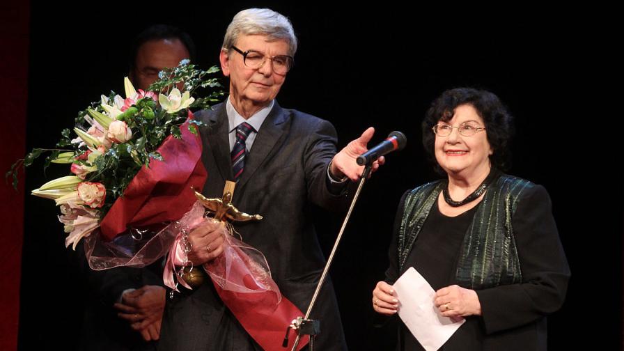 Виолета Бахчеванова и Васил Стойчев по време на церемонията по връчване на наградите "Икар" на Съюза на артистите през 2013 година