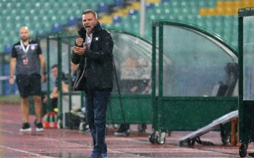 Наставникът на ЦСКА Стойчо Младенов говори пред медиите след успеха