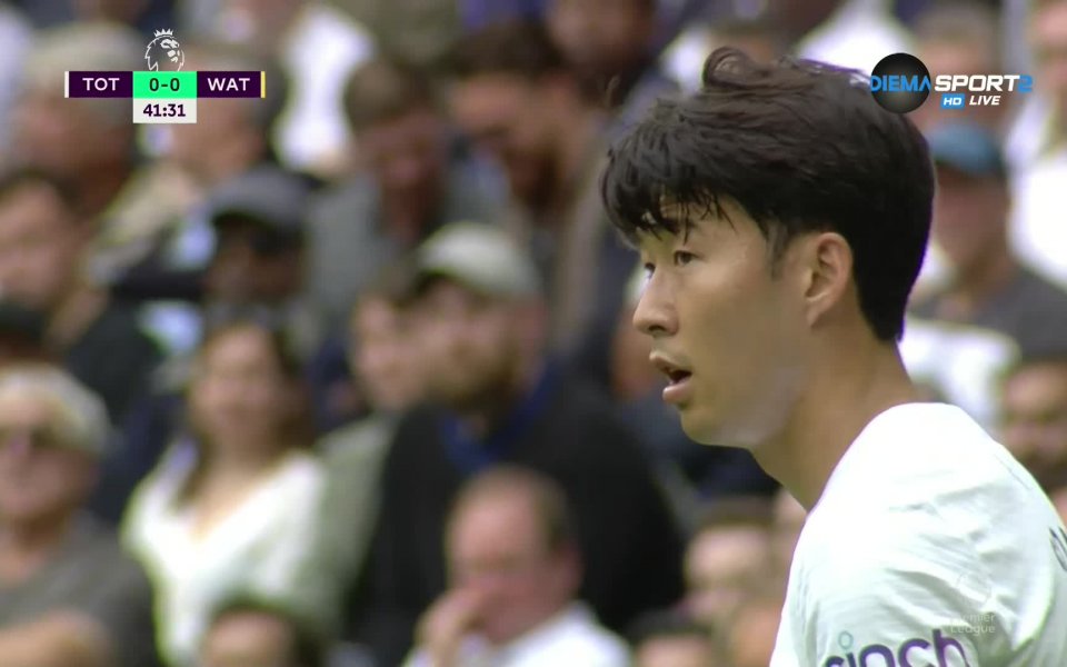 Три минути преди края на първото полувреме Тотнъм поведе в