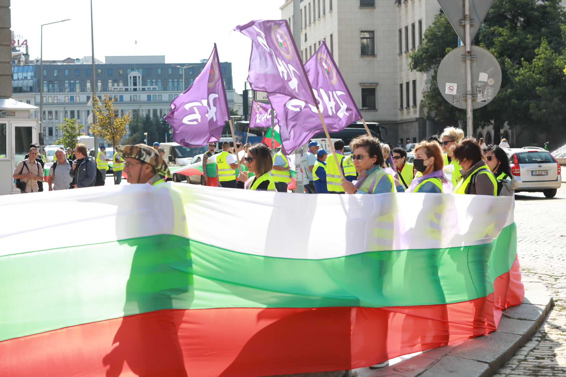<p>Нов протест на работещите в &bdquo;Автомагистрали - Черно море&rdquo;</p>