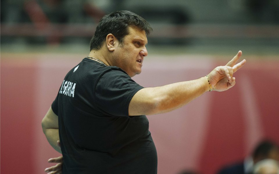 Селекционерът на България Мартин Стоев сподели слез загубения финал на