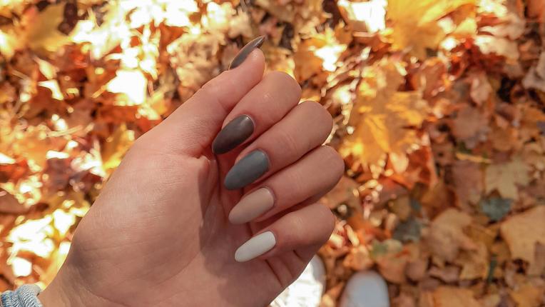  12 хрумвания за есенен маникюр 