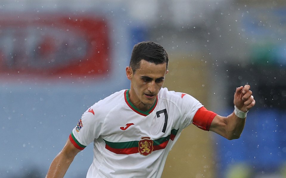 Капитанът на българския национален отбор Георги Костадинов е с разтежение