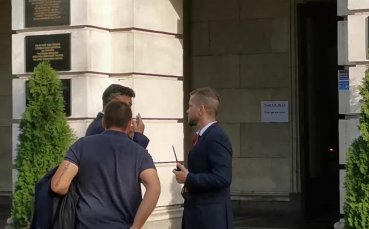 Президентът на Българския футболен съюз Борислав Михайлов ще гледа на