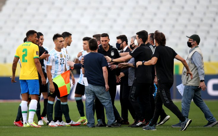 Огромен скандал: Прекратиха Бразилия - Аржентина