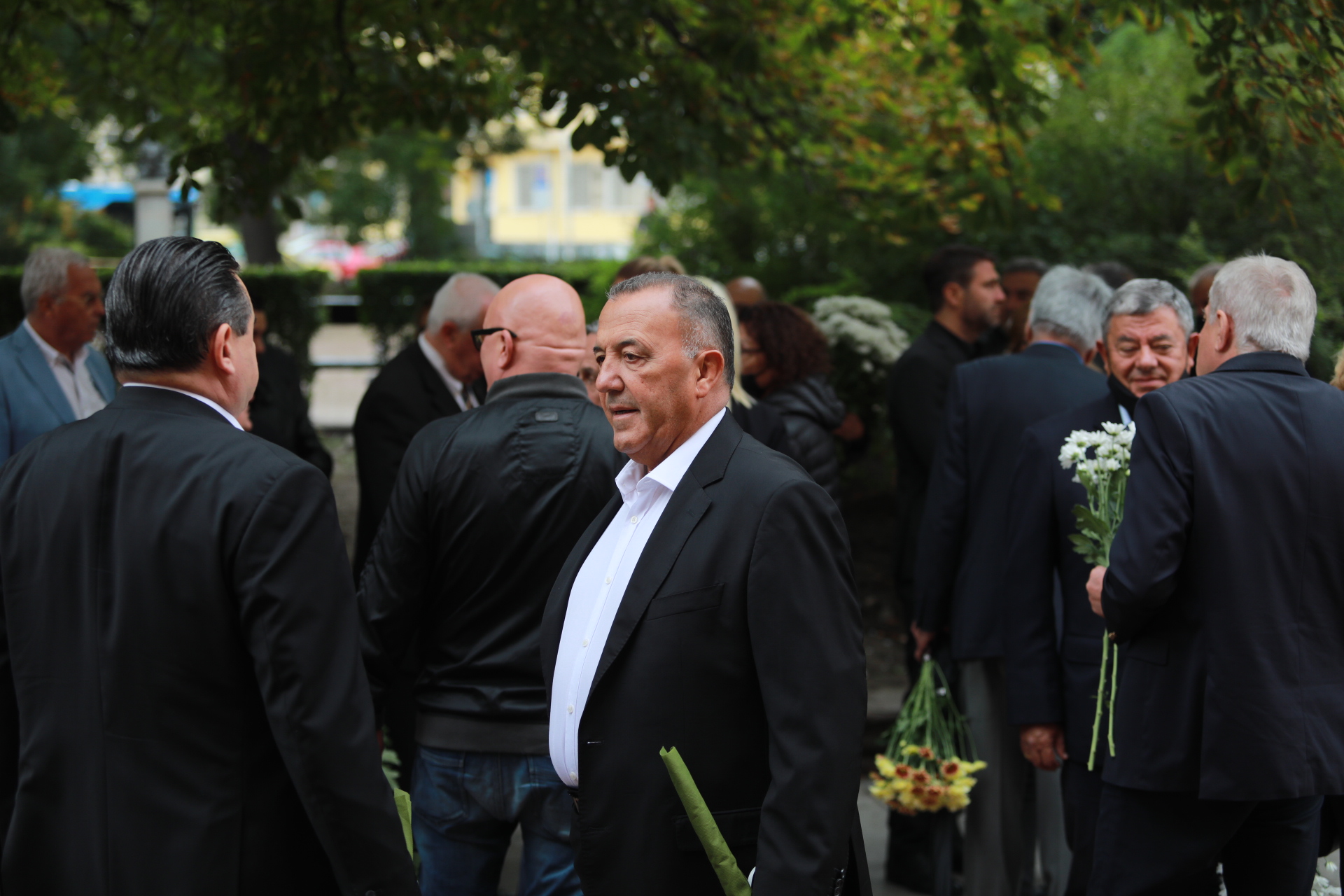 <p>Близки, политици и общественици се простиха с Борислав Дионисиев</p>