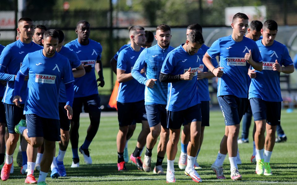 Левски продължава и днес с откритите тренировки, съобщават от клуба.