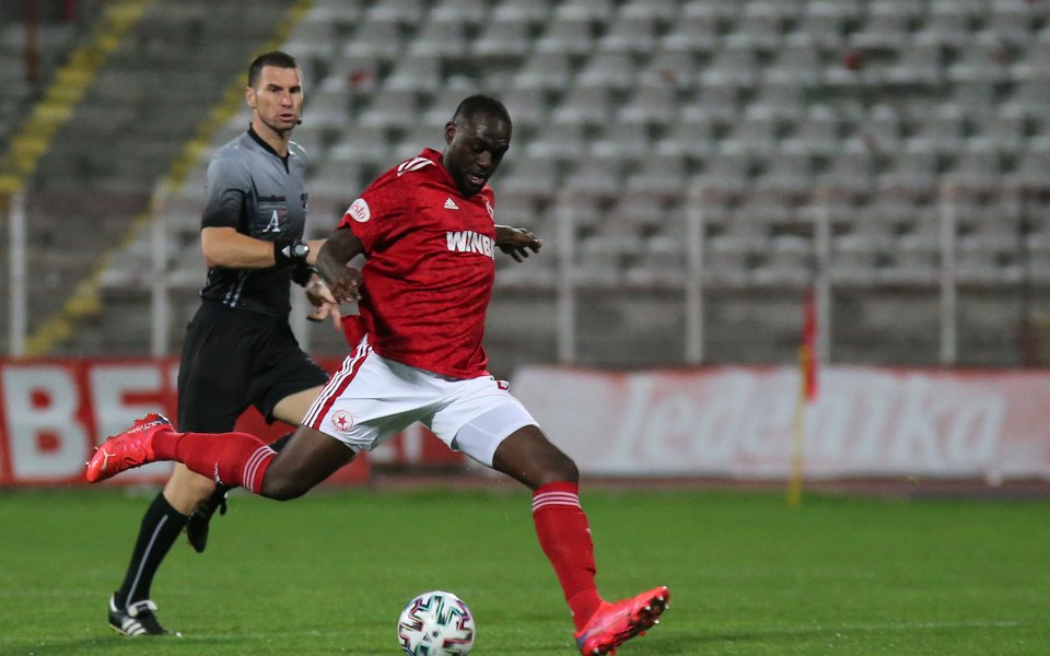 Амос Юга се е възстановил от разтежението, което получи срещу