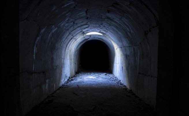Мъж откри тунел в дома си, водещ до тайни стаи
