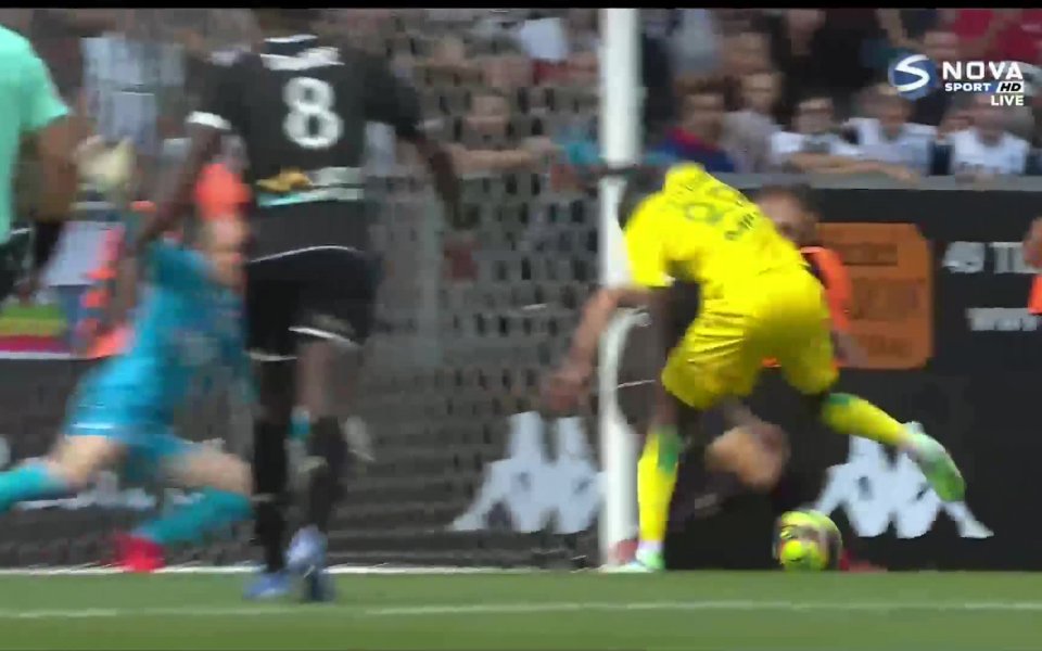 Отборът на Нант разби Анже с 4:1 в мач от