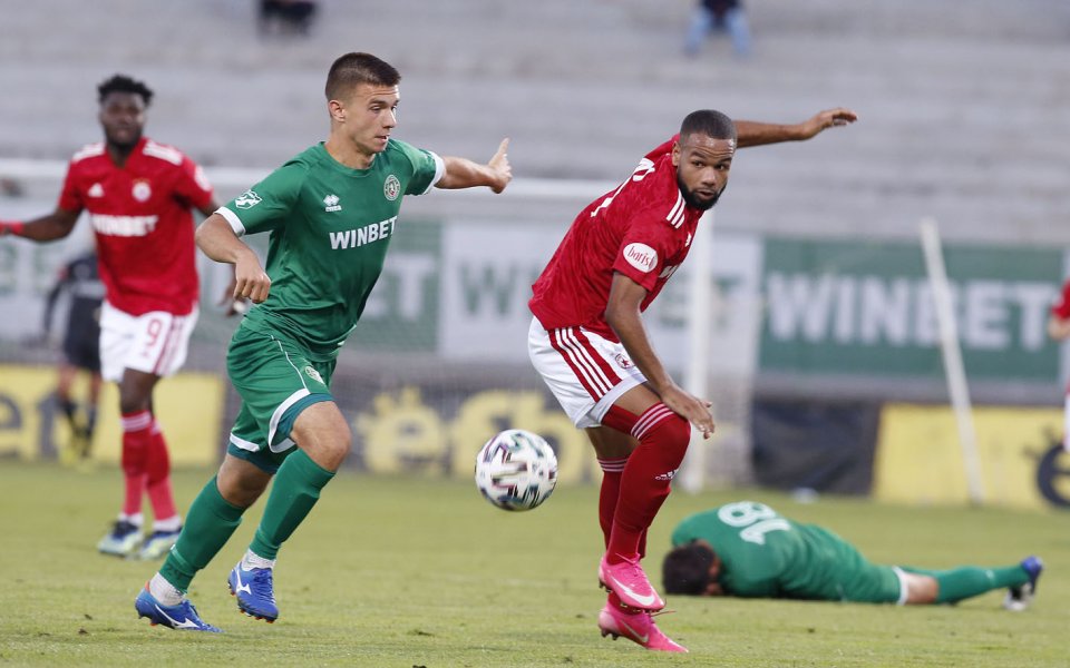 Отборите на Ботев Враца и ЦСКА играят при