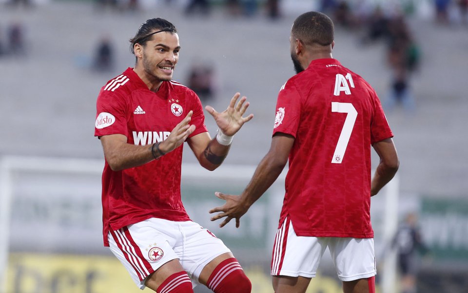 Халфът на ЦСКА Карло Мухар е с неясно бъдеще. Той