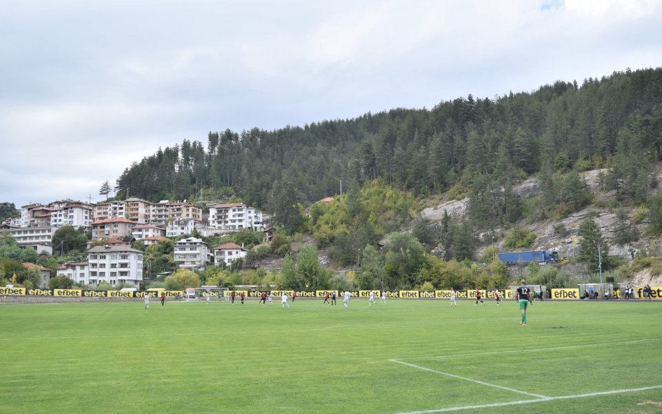 Сауна и басейни - започна мащабен ремонт на стадиона в Смолян