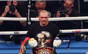 Кралят в свръхтежката категория на професионалния бокс Александър Усик