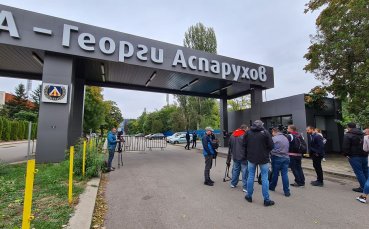 Мъж е застрелян на стадион Георги Аспарухов в София съобщава